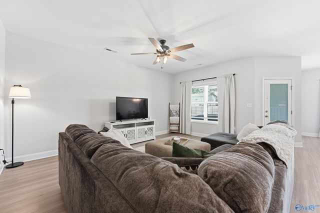 9105 Monteagle Boulevard, Owens Cross Roads, AL 35763