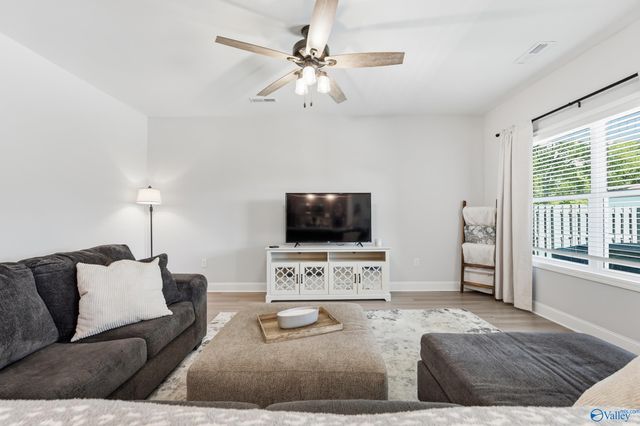9105 Monteagle Boulevard, Owens Cross Roads, AL 35763