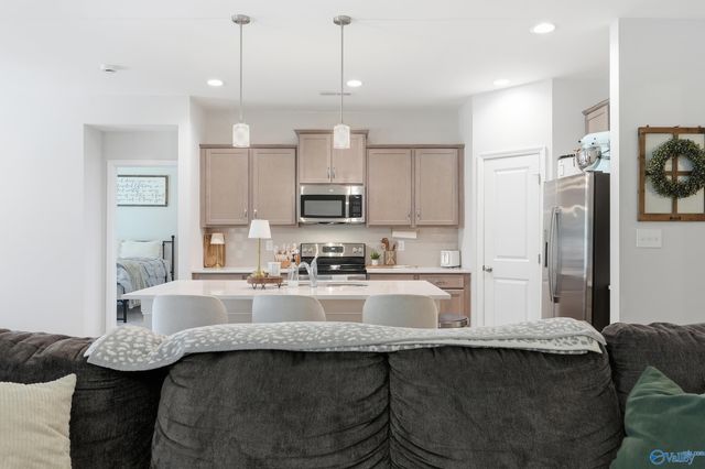 9105 Monteagle Boulevard, Owens Cross Roads, AL 35763