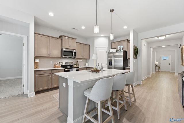 9105 Monteagle Boulevard, Owens Cross Roads, AL 35763