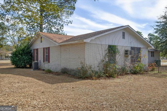 608 S Leroy Street, Metter, GA 30439