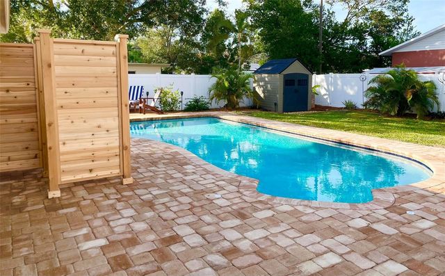 604 7TH AVENUE SW, Largo, FL 33770