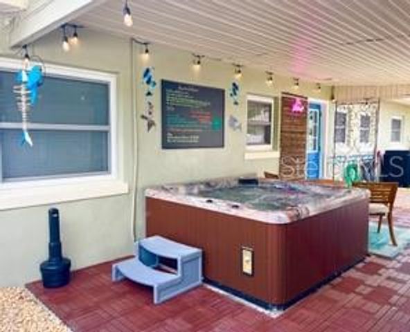 604 7TH AVENUE SW, Largo, FL 33770