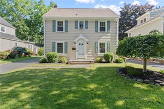 72 Monroe Parkway, Brighton, NY 14618