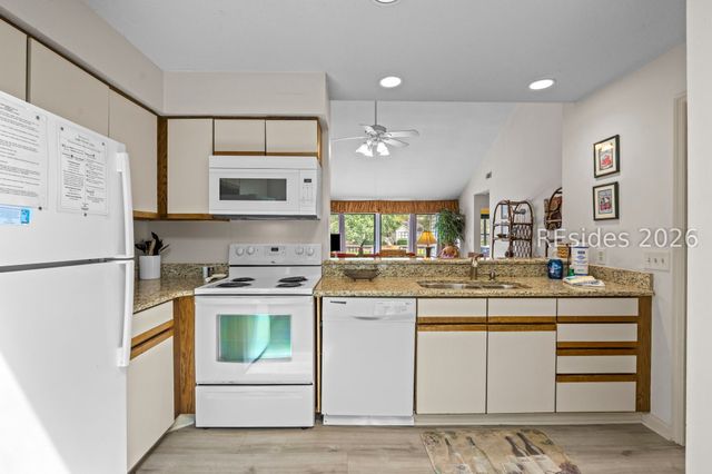 35 Lake Forest Dr Apt 3304, Hilton Head Island, SC 29928