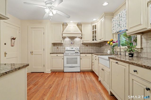 219 Unity Road, Trumbull, CT 06611
