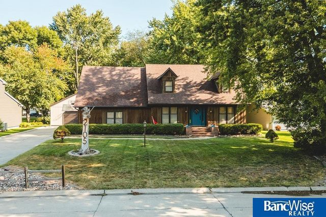 2105 N St Street, Aurora, NE 68818