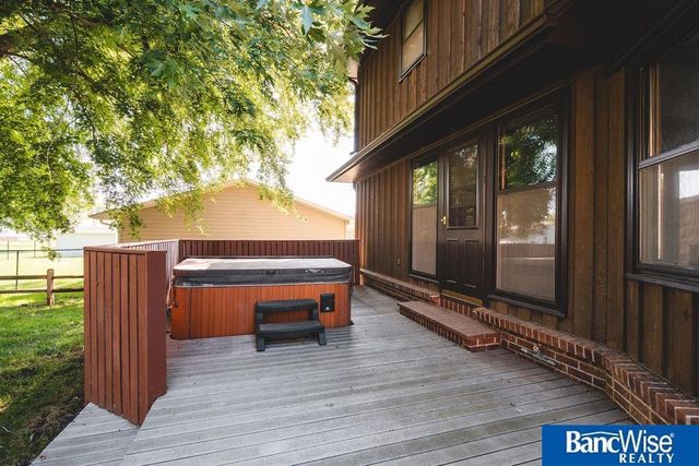 2105 N St Street, Aurora, NE 68818