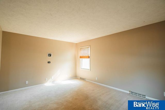 2105 N St Street, Aurora, NE 68818