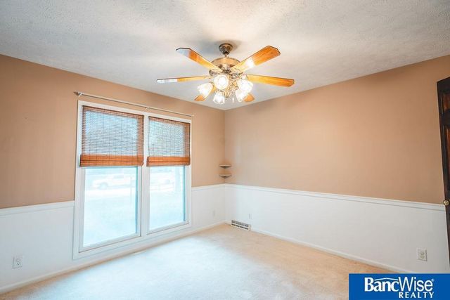 2105 N St Street, Aurora, NE 68818