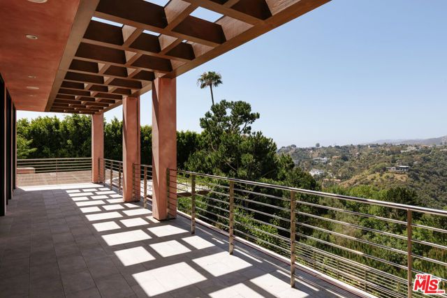 1111 Bel Air Place, Los Angeles, CA 90077