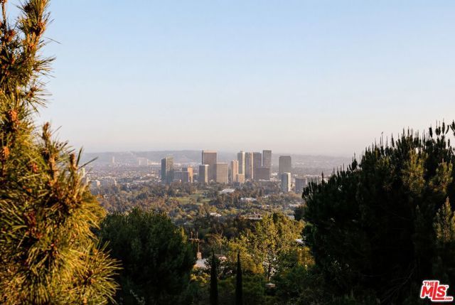 1111 Bel Air Place, Los Angeles, CA 90077