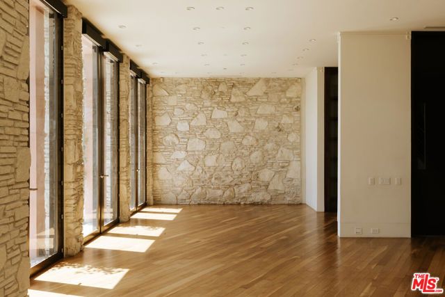 1111 Bel Air Place, Los Angeles, CA 90077