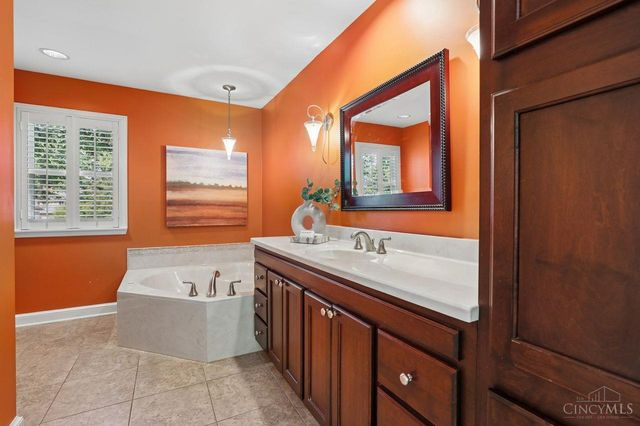 8383 Ellenwoods Drive, Symmes Twp, OH 45249
