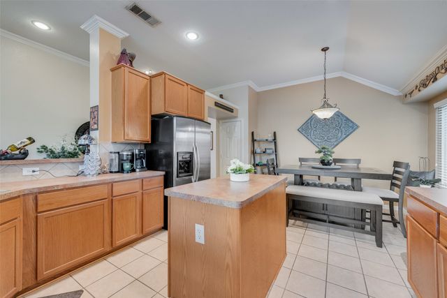 2435 Beachview Drive, Grand Prairie, TX 75054