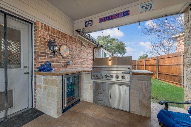 2435 Beachview Drive, Grand Prairie, TX 75054
