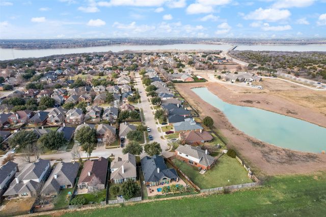 2435 Beachview Drive, Grand Prairie, TX 75054