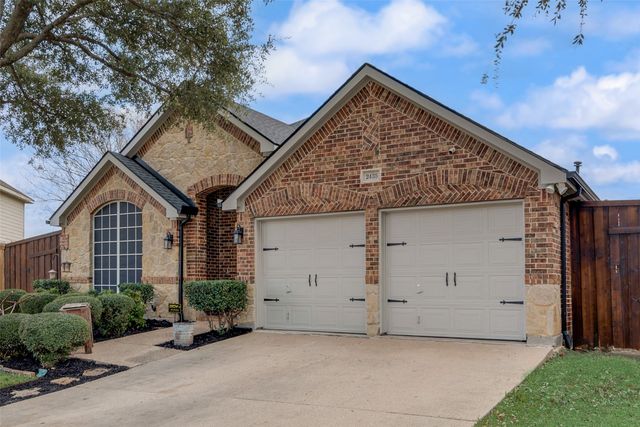 2435 Beachview Drive, Grand Prairie, TX 75054
