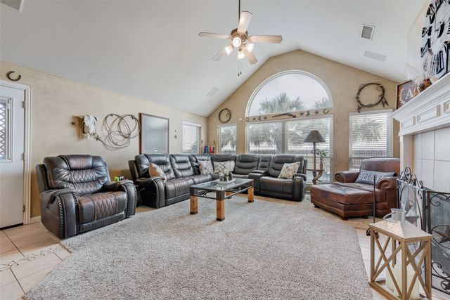 2435 Beachview Drive, Grand Prairie, TX 75054