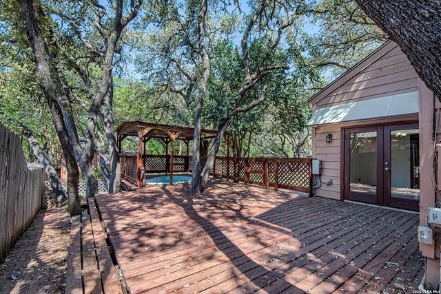 15439 River Bnd, San Antonio, TX 78247