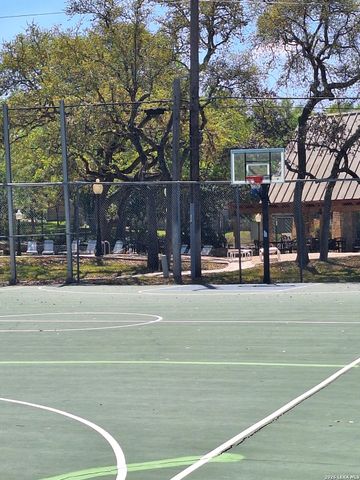 15439 River Bnd, San Antonio, TX 78247