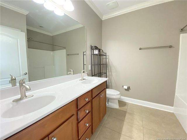 411 Gallery Drive 201, Spring Lake, NC 28390
