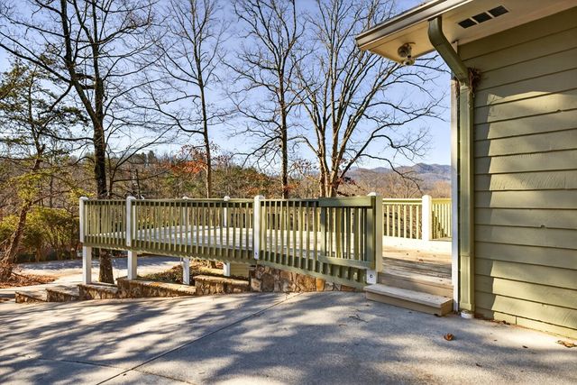 699 Mcridge Road, Hiawassee, GA 30546