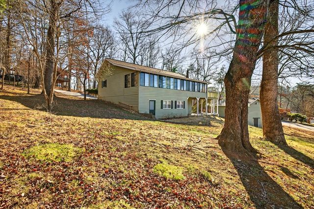 699 Mcridge Road, Hiawassee, GA 30546