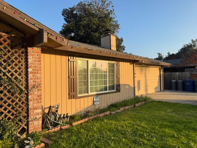 3804 Thompson Avenue, Selma, CA 93662