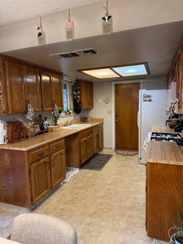 3804 Thompson Avenue, Selma, CA 93662