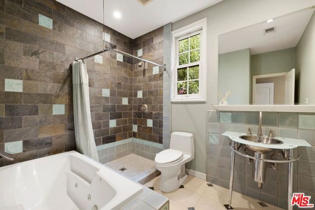 402 11th Street, Santa Monica, CA 90402
