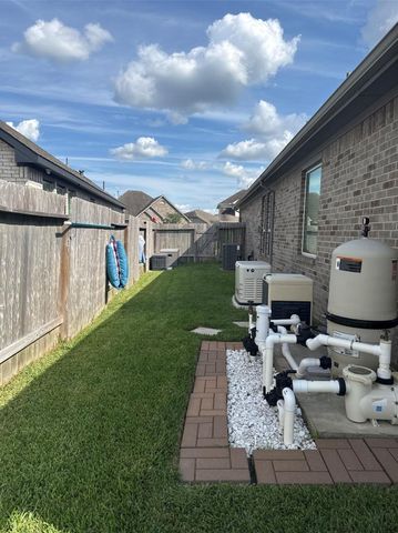 311 Shiraz Drive, Alvin, TX 77511