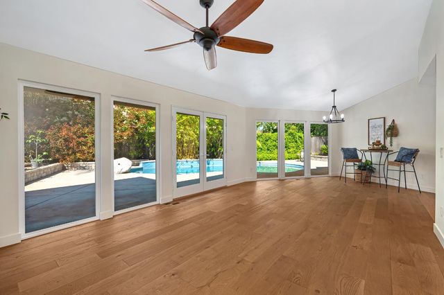 4198 Riva Ridge Dr, Fair Oaks, CA 95628