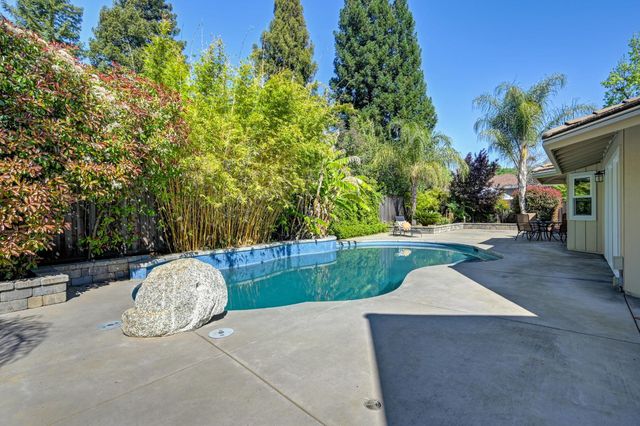 4198 Riva Ridge Dr, Fair Oaks, CA 95628