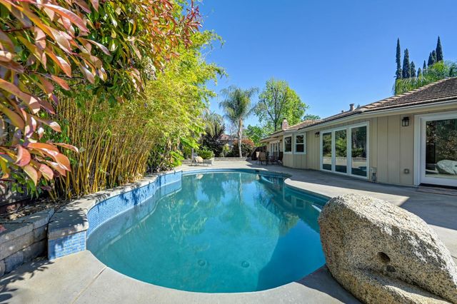 4198 Riva Ridge Dr, Fair Oaks, CA 95628