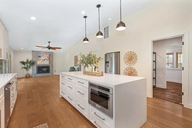 4198 Riva Ridge Dr, Fair Oaks, CA 95628