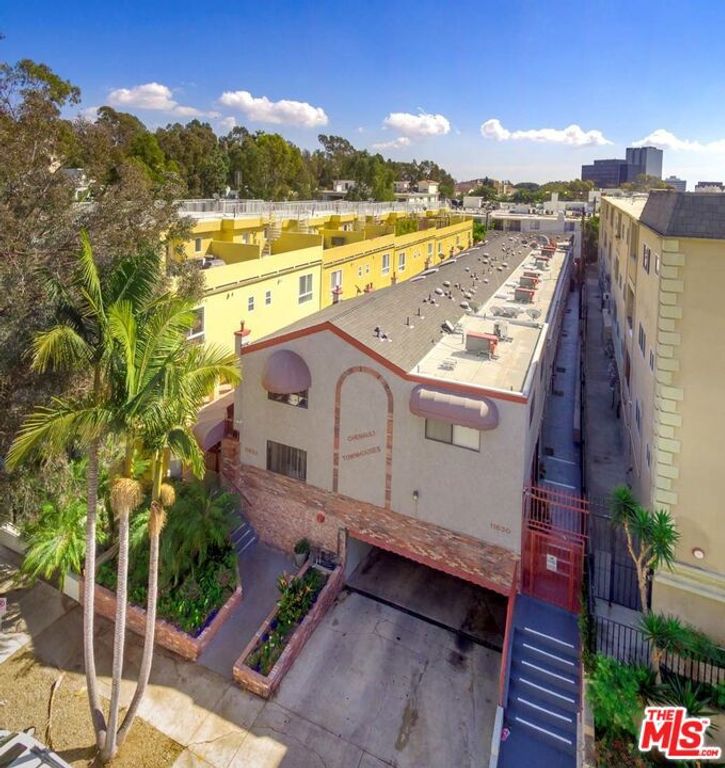 11630 Chenault Street, Los Angeles, CA 90049 — photo 2