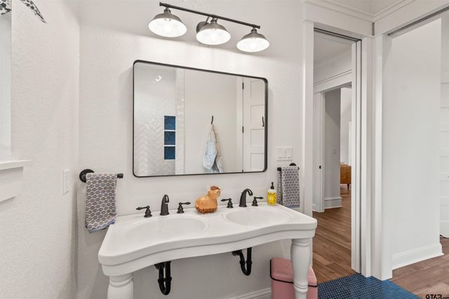 11039 NE FM 607, Brownsboro, TX 75756