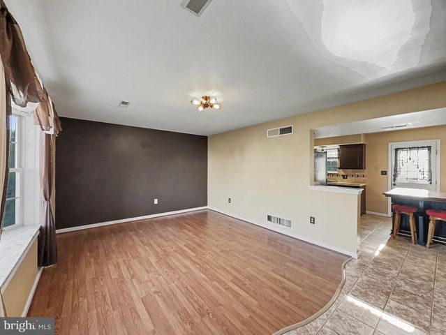 3025 SOLAR DR, Dover, PA 17315