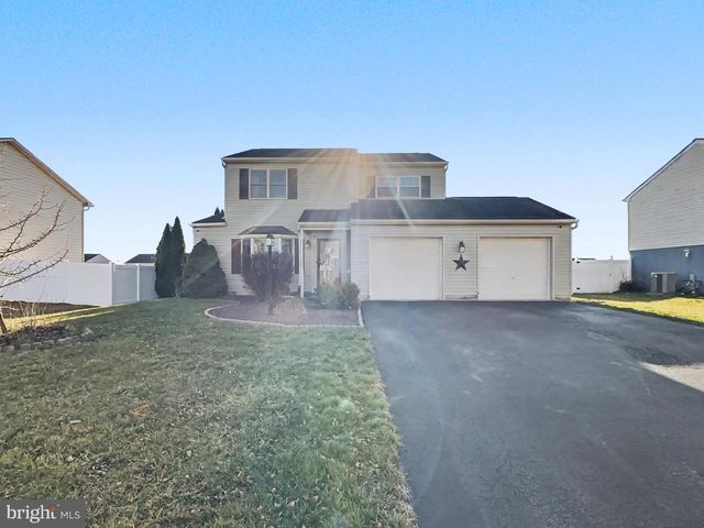 3025 SOLAR DR, Dover, PA 17315