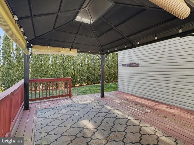 3025 SOLAR DR, Dover, PA 17315