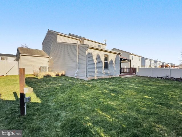 3025 SOLAR DR, Dover, PA 17315