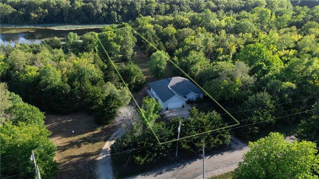 144 SE 250 Road, Warrensburg, MO 64093