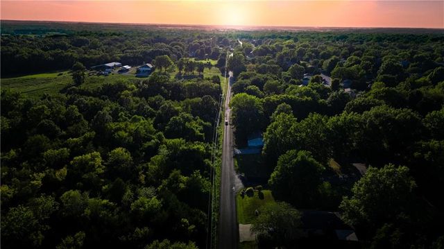 144 SE 250 Road, Warrensburg, MO 64093