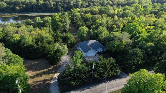 144 SE 250 Road, Warrensburg, MO 64093