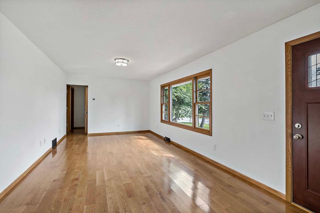 5818 Xerxes Avenue S, Edina, MN 55410