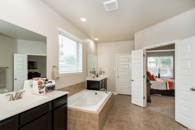 12811 TIBETTA GRN, San Antonio, TX 78253