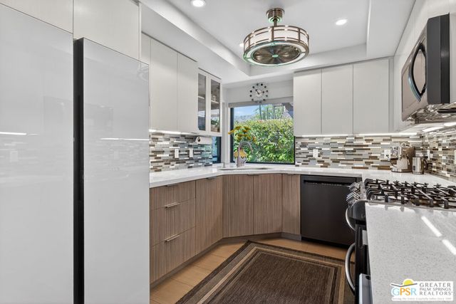 2380 W Miramonte Circle C, Palm Springs, CA 92264