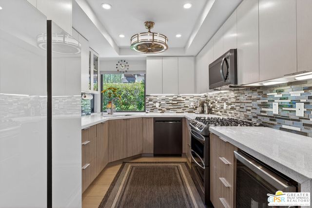 2380 W Miramonte Circle C, Palm Springs, CA 92264