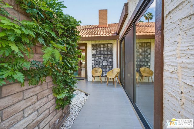2380 W Miramonte Circle C, Palm Springs, CA 92264